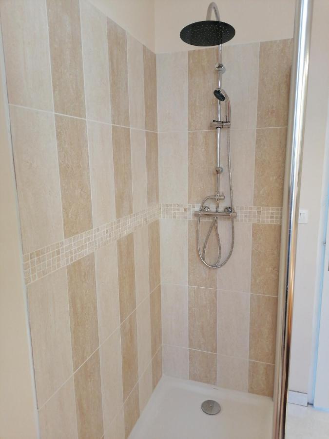 Au Thiernois Apartman Thiers Kültér fotó