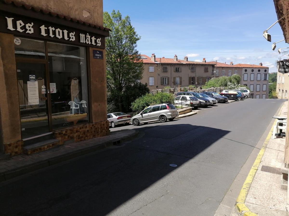 Au Thiernois Apartman Thiers Kültér fotó